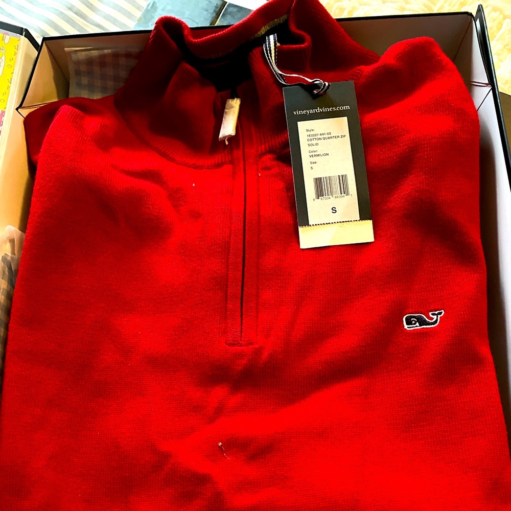 SALE!!!NWT Vineyard Vines Size Mens Small Red 1/4 zip sweater. Cotton